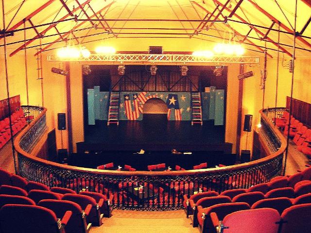 CHB Municipal Theatre - The new inside 2012