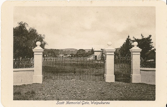 Waipukurau.Scott Memorial Gate.