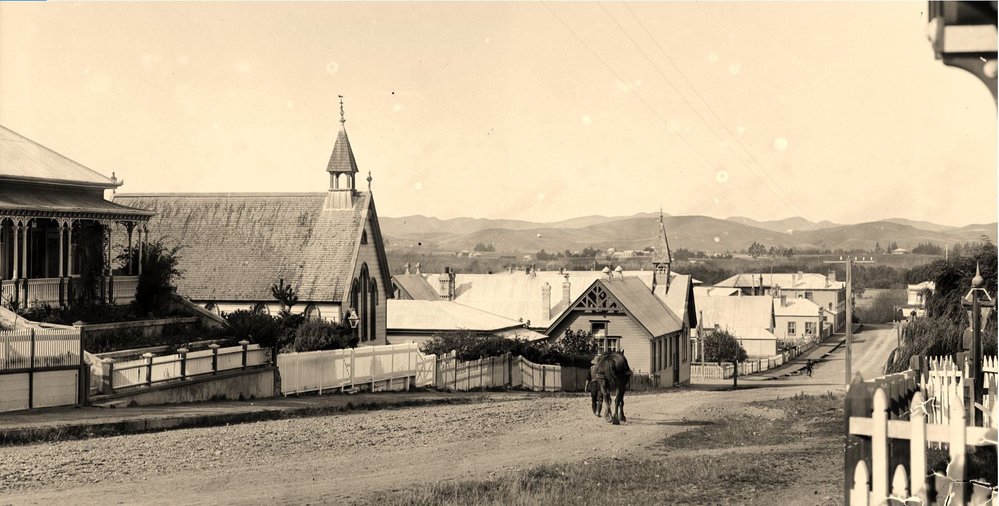OLD WAIPAWA - LOOKING DOWN KENILWORTH STREET - THE WAIPAWA SCHOOL ON THE WAVERLEY STREET CORNER