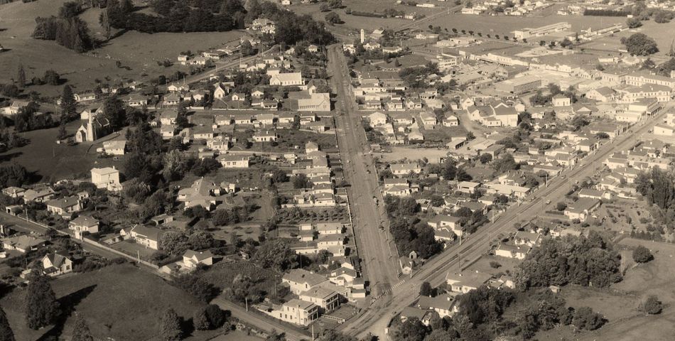 WAIPAWA - 'THE HILL' AS IT WAS BACK IN 1958