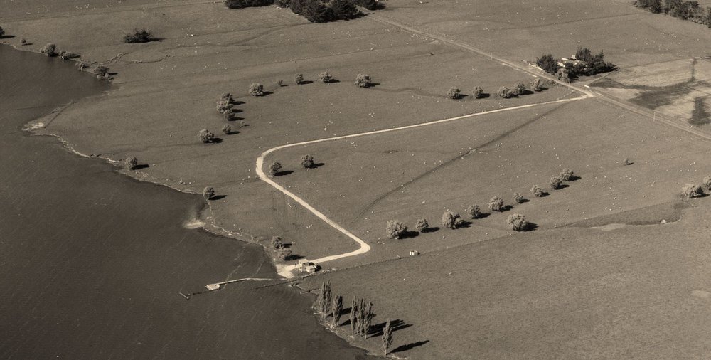 WAIPUKURAU - A LOT OF WATER ACTIVITIES ON HATUMA LAKE (1958 PHOTO)