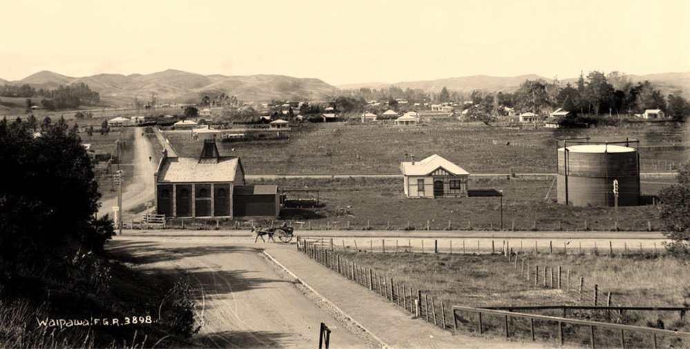 WAIPAWA - THE GAS WORKS AND VICTORIA STREET - 1913