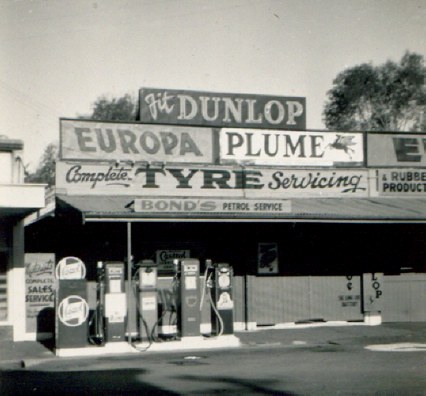 BEFORE THE NEW (1958) WAIPAWA TRAFFIC BRIDGE AND THE B.P. - THERE WAS SCOTT'S GARAGE.