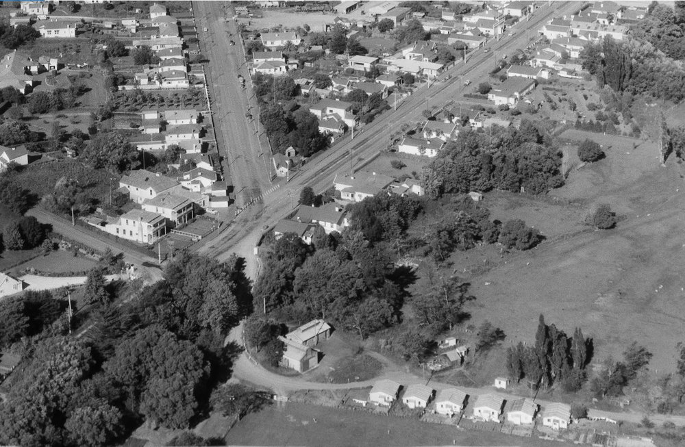 WAIPAWA -  NOVEMBER 1958 - TRANSIT HOUSES IN CORONATION PARK -  