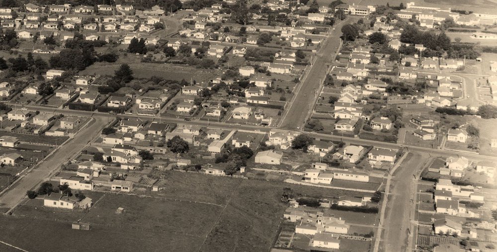 WAIPUKURAU in 1958 - GAISFORD TERRACE - RACECOURSE ROAD - WOBURN &amp; MONTGOMERY STREETS