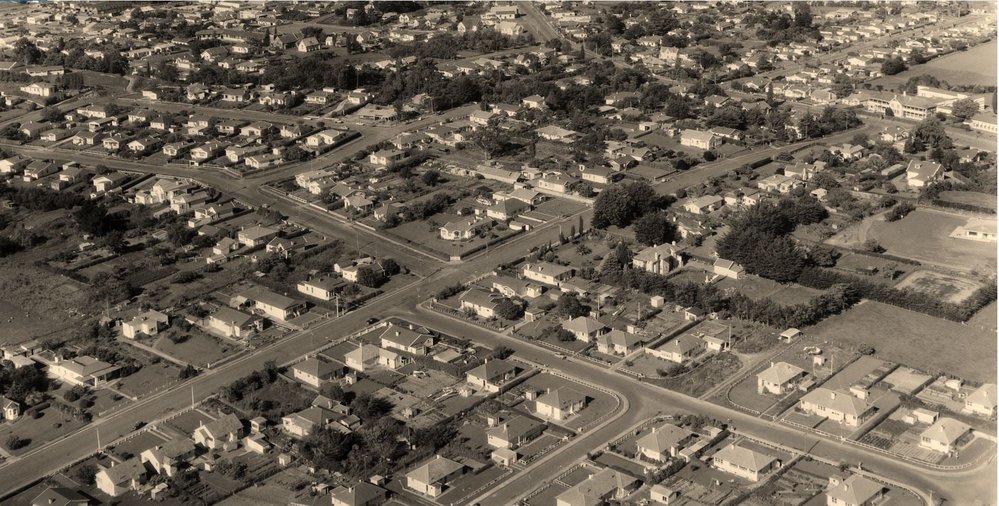 WAIPUKURAU in 1958 - GAISFORD TERRACE WITH NELSON STREET - CARPENTER STREET AND SAVAGE PLACE (before COBHAM)