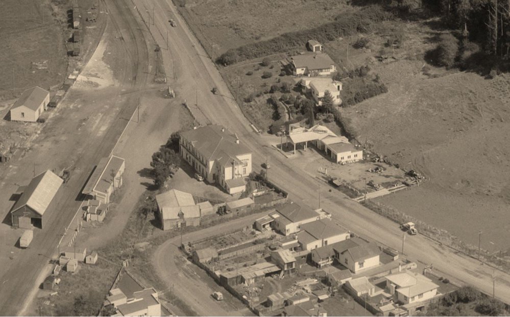 WAIPAWA - THE TOWNSHIP OF SEDGWICK - THE DE LUXE SERVICE STATION