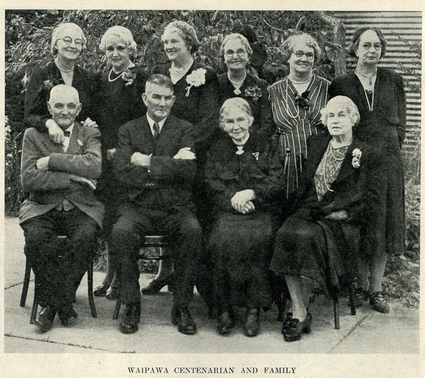 WAIPAWA - MARCH 1943 - MRS JANE BOYLE AND FAMILY CELEBRATE HER REACHING HER 100-YEARS