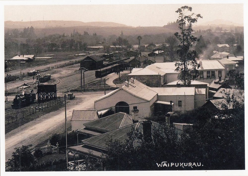 WAIPUKURAU &ndash; AT THE RAILWAY LINE BEFORE THE TAVISTOCK