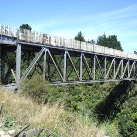 Matahorua rail bridge over Matahorua Gorge, SH2, 2011