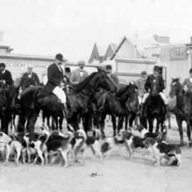 Hunt Gathering Takapau