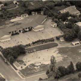 WAIPUKURAU SCHOOL - PLAYTIME IN APRIL 1951