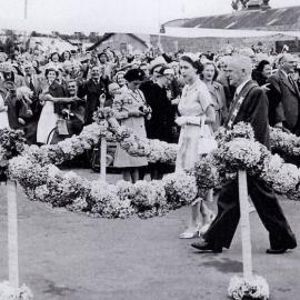 WAIPUKURAU - THE 1954 ROYAL VISIT TO TOWN