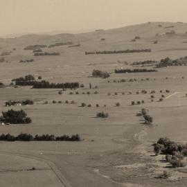 WAIPUKURAU - A LOT OF WATER ACTIVITIES ON HATUMA LAKE (1958 PHOTO)