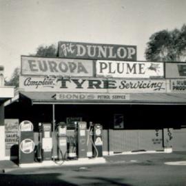 BEFORE THE NEW (1958) WAIPAWA TRAFFIC BRIDGE AND THE B.P. - THERE WAS SCOTT'S GARAGE.
