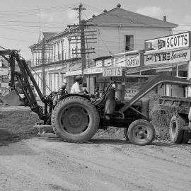 NO ORANGE CONES - WAIPAWA IN 1958 - ENABLING TRAFFIC ACCESS TO THE NEW BRIDGE - IT'S ALL A-GO ON HIGH STREET.