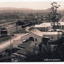 WAIPUKURAU – AT THE RAILWAY LINE BEFORE THE TAVISTOCK